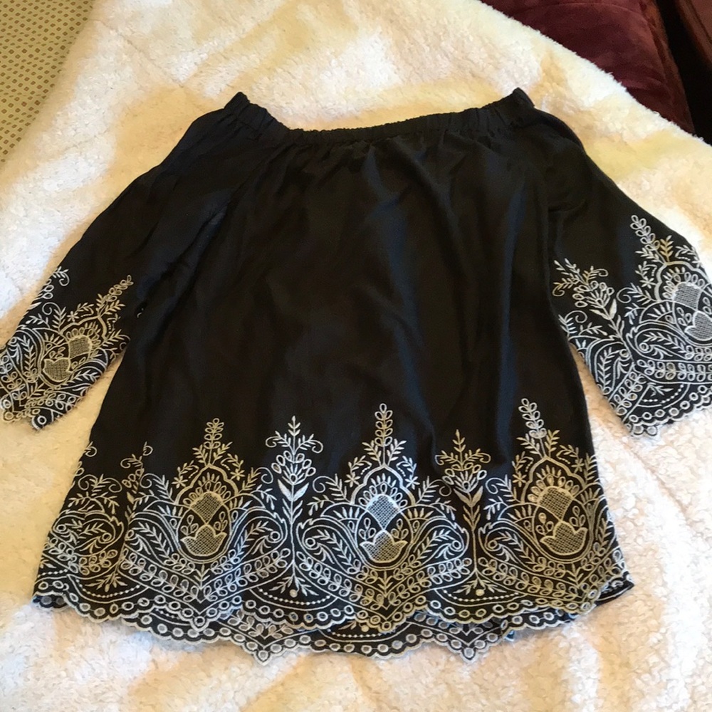 Zara off shoulder flowy top